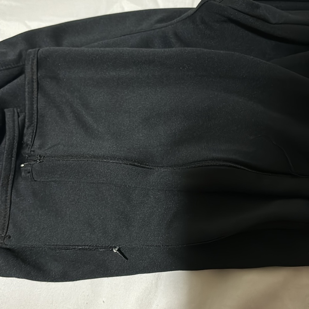 Used - Picture 3 of 4
